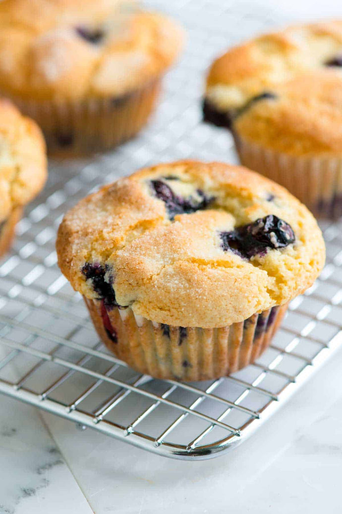 THE BEST BLUEBERRY MUFFINS