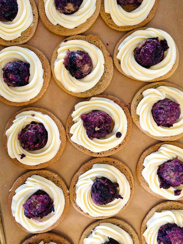 No Gluten Kneaded Blueberry Crisp Sammy Cookie