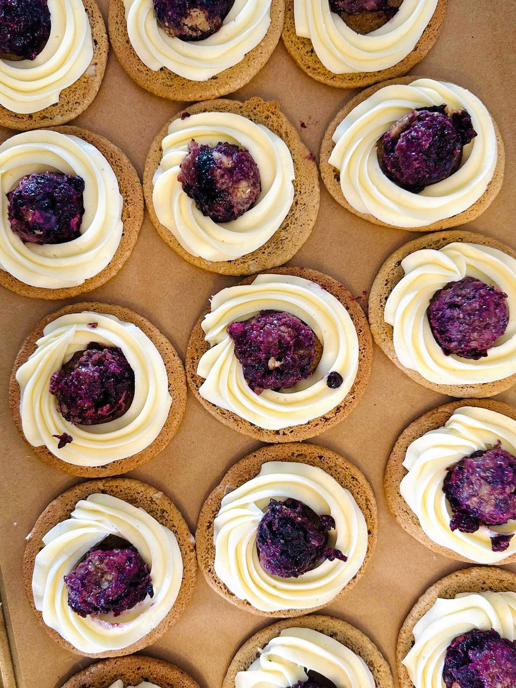 No Gluten Kneaded Blueberry Crisp Sammy Cookie